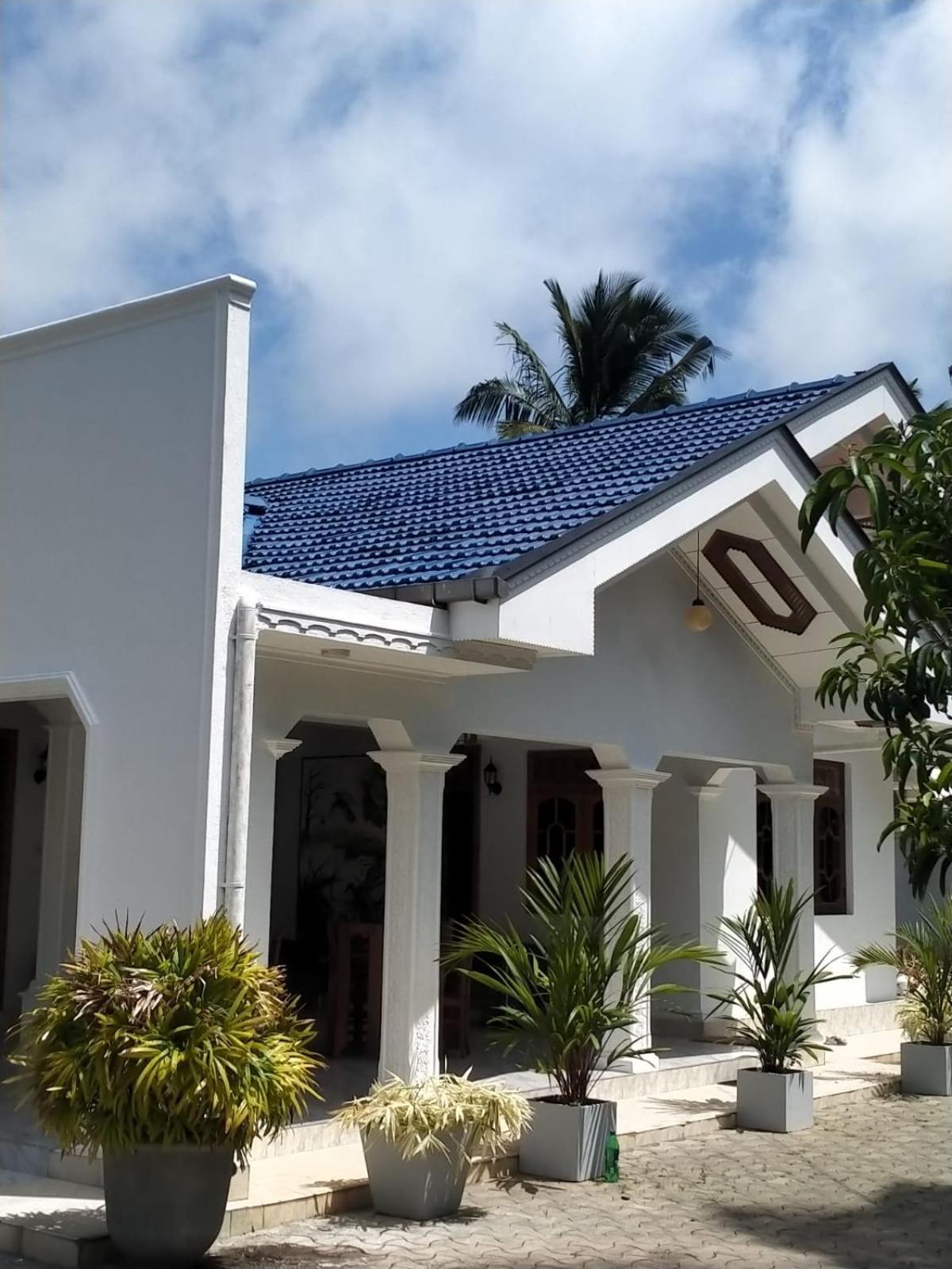 Holidays Hotel Nainamadama Luaran gambar