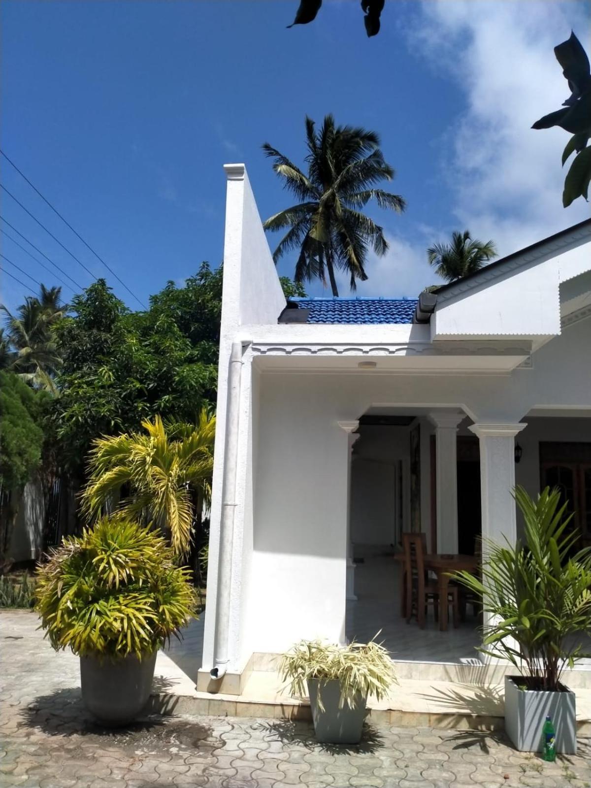Holidays Hotel Nainamadama Luaran gambar